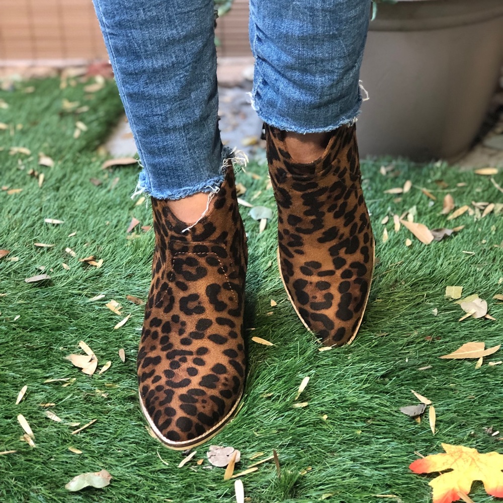 Faux suede Leopard Print Ankle Booties - Picture 7 of 9